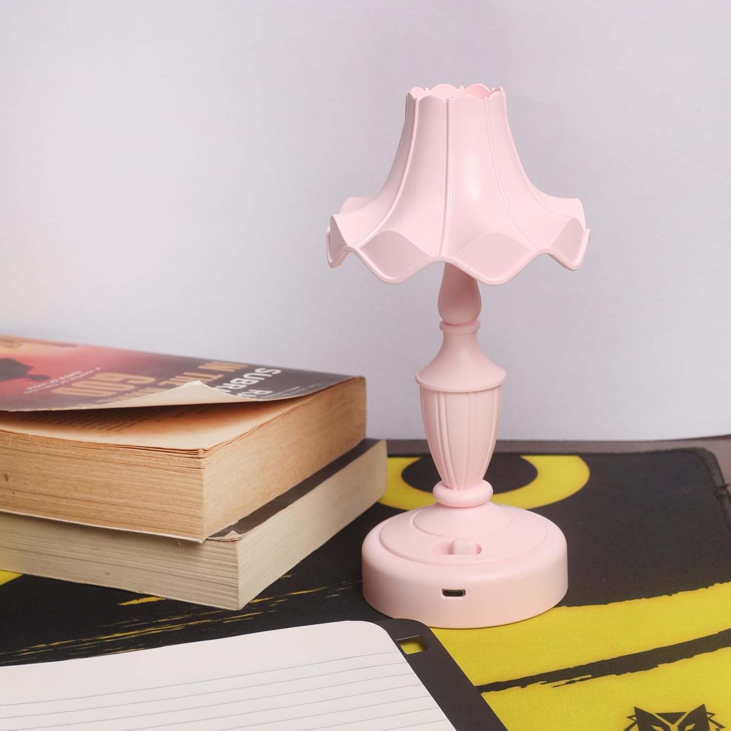 Izzhaar Classic LED Table Lamp – Vintage Style Rechargeable Bedside Light