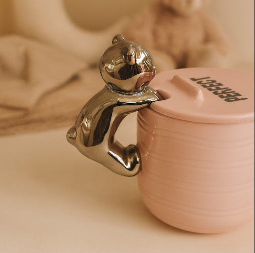 Izzhaar Cuddle Bear Blush Mug with Lid – “Perfect” Edition