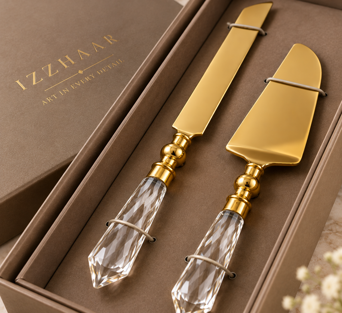 Izzhaar Gold Cake Cutting & Serving Set Of 2