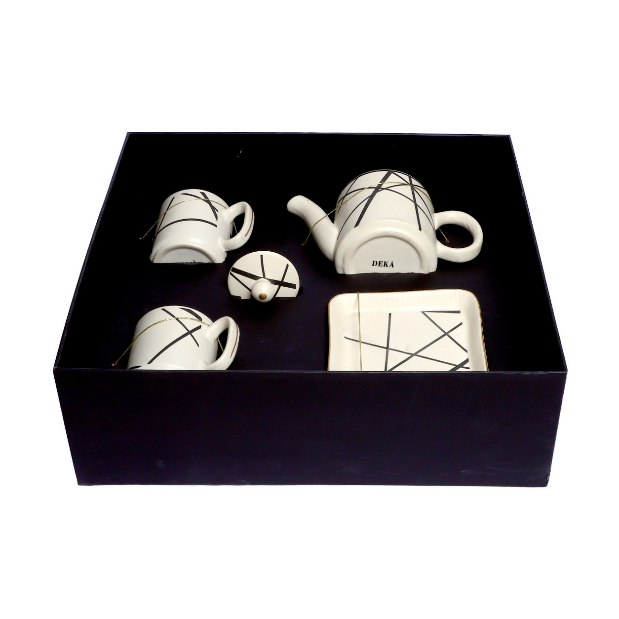 izzhaar abstract print black and white tea set