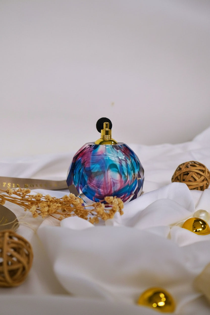 Luxury Vintage Crystal Perfume Gift Set - Iridescent Attar Bottle with Atomizer Pump & Mini Oil Vials.